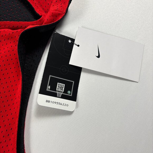 Chicago Bulls Courtside Nike Mens NWT Mesh Practice Jersey Red Black Reversible - Picture 3 of 12